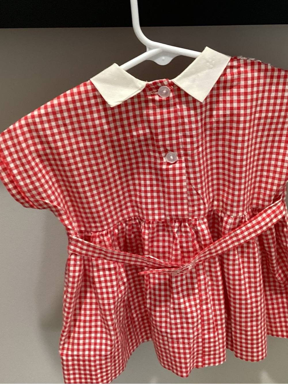 Vtg. Red and White Gingham Toddler Dress with lace and Peter Pan collar - Picture 2 of 3